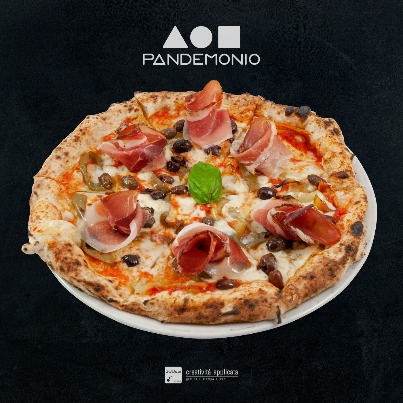 Foto pizza prosciutto e olive Pandemonio – 300dpi STUDIO Spoleto-Rimini