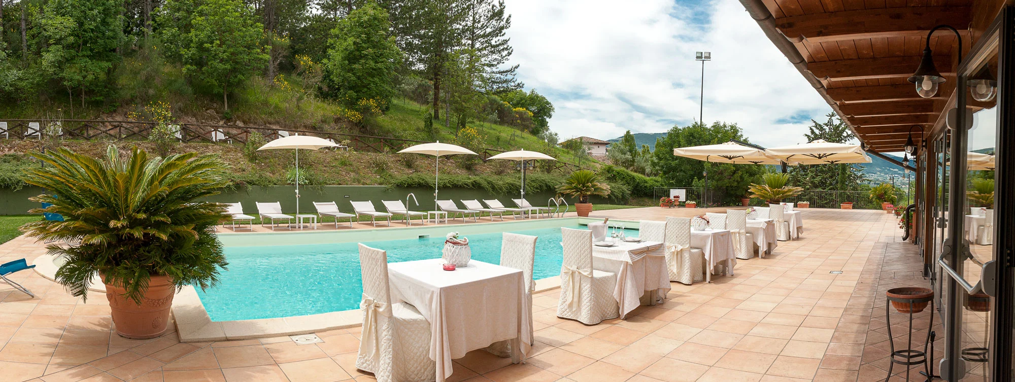 La Fattoria Spoleto: piscina - Ristorante - Pizzeria - Albergo