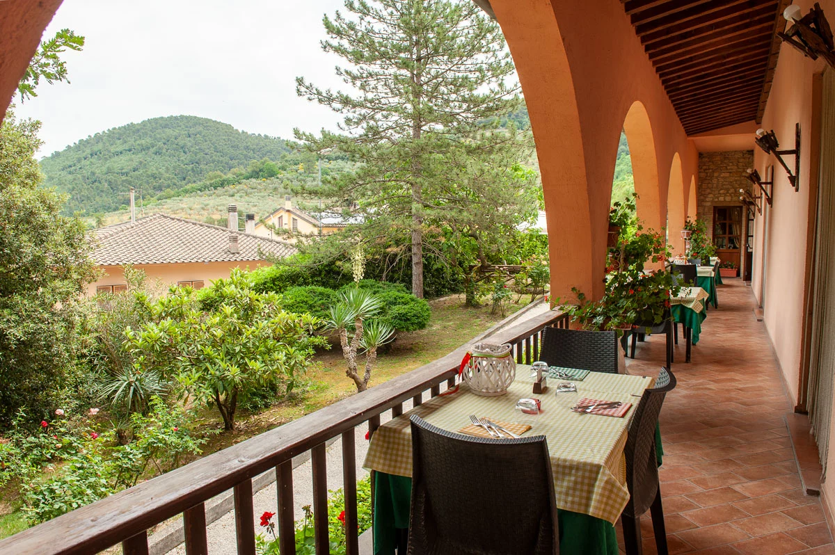 La Fattoria Spoleto: portici - Ristorante - Pizzeria - Albergo