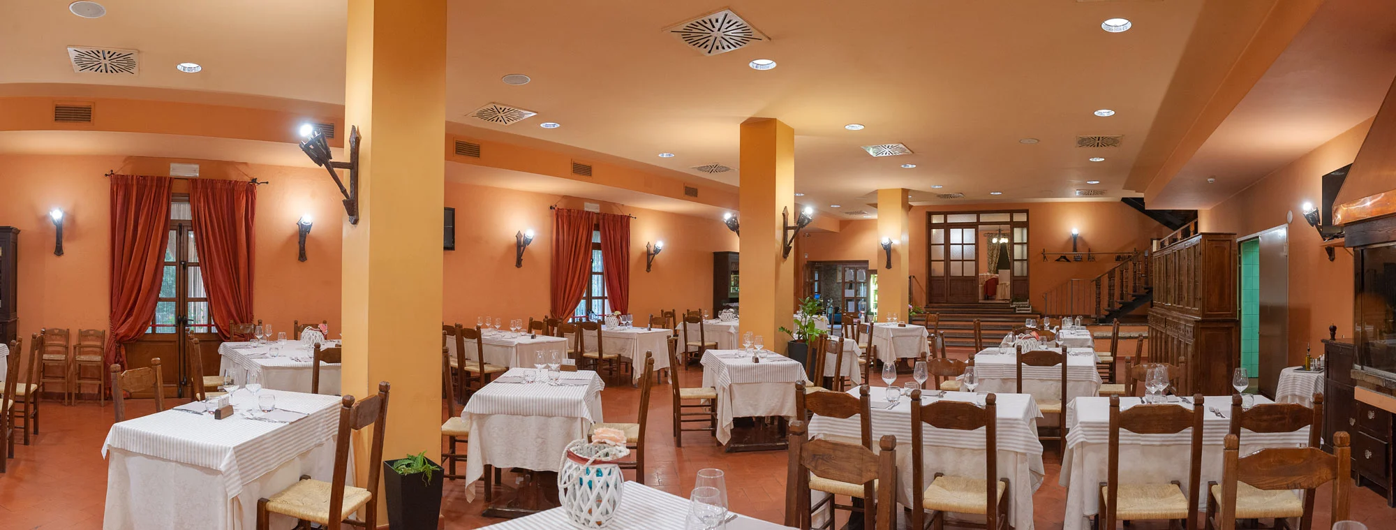 La Fattoria Spoleto: sala da pranzo - Ristorante - Pizzeria - Albergo