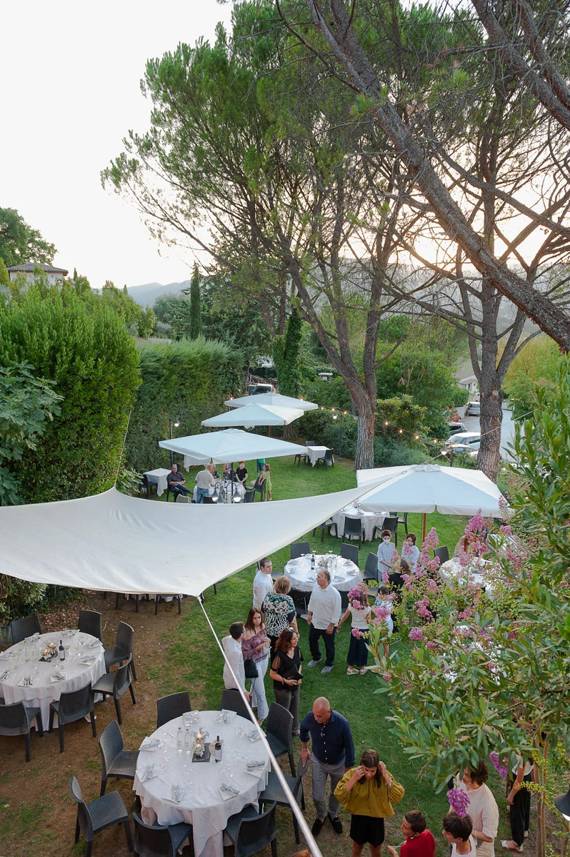 La Fattoria Spoleto: giardino in pomeriggio - Ristorante - Pizzeria - Albergo