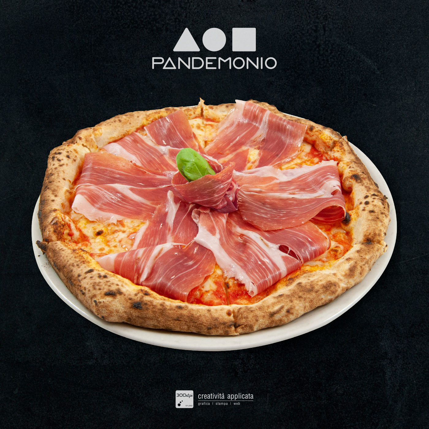 pizza-prosciuPizza Prosciutto Pandemonio – 300dpi STUDIO Spoleto-Riminitto-pandemonio-300dpi-studio-spoleto-rimini