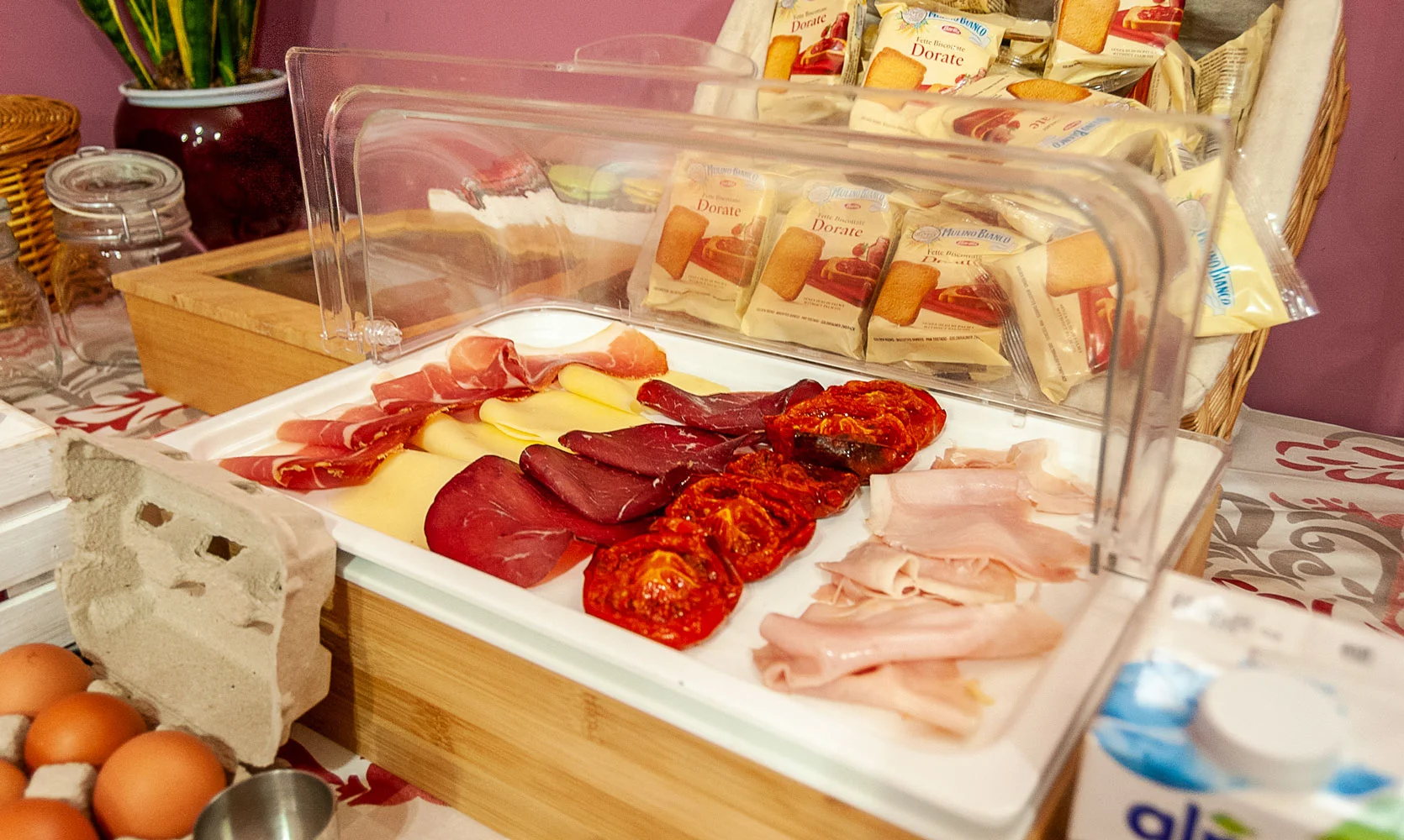 La Fattoria Spoleto: sala colazione affettati - Ristorante - Pizzeria - Albergo