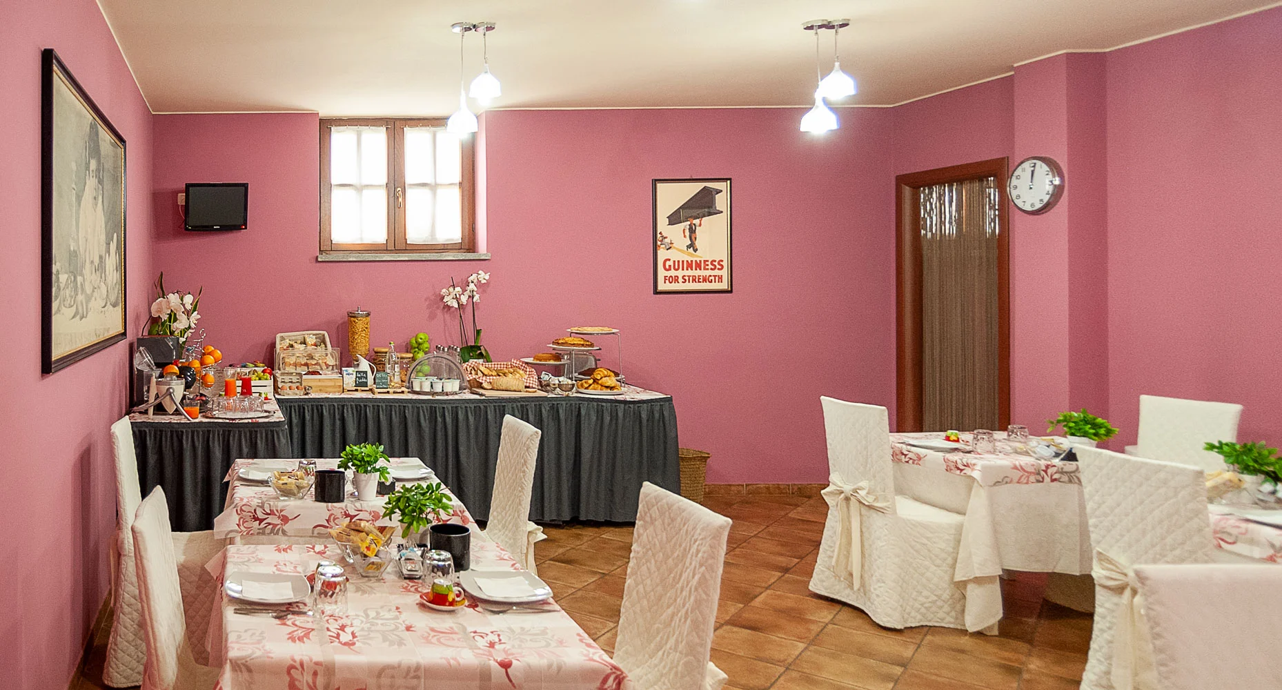 La Fattoria Spoleto: sala colazione - Ristorante - Pizzeria - Albergo