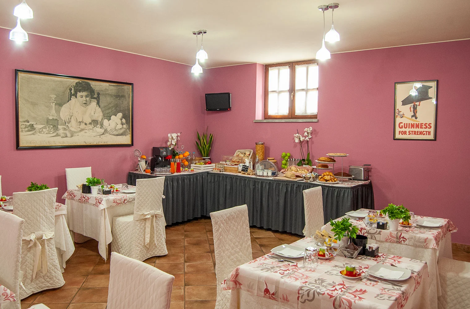 La Fattoria Spoleto: sala colazione - Ristorante - Pizzeria - Albergo