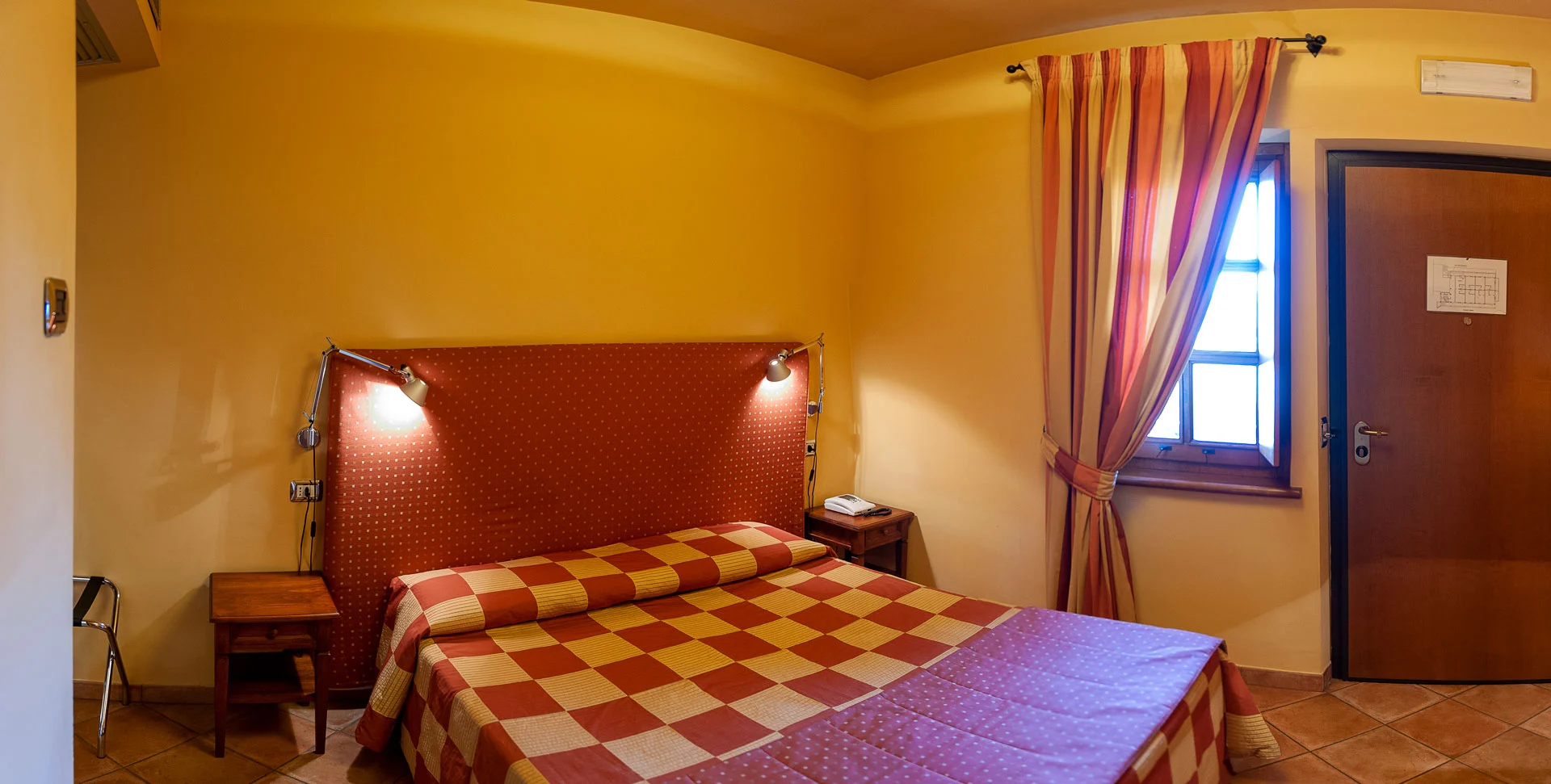 La Fattoria Spoleto: stanza di albergo comoda - Ristorante - Pizzeria - Albergo