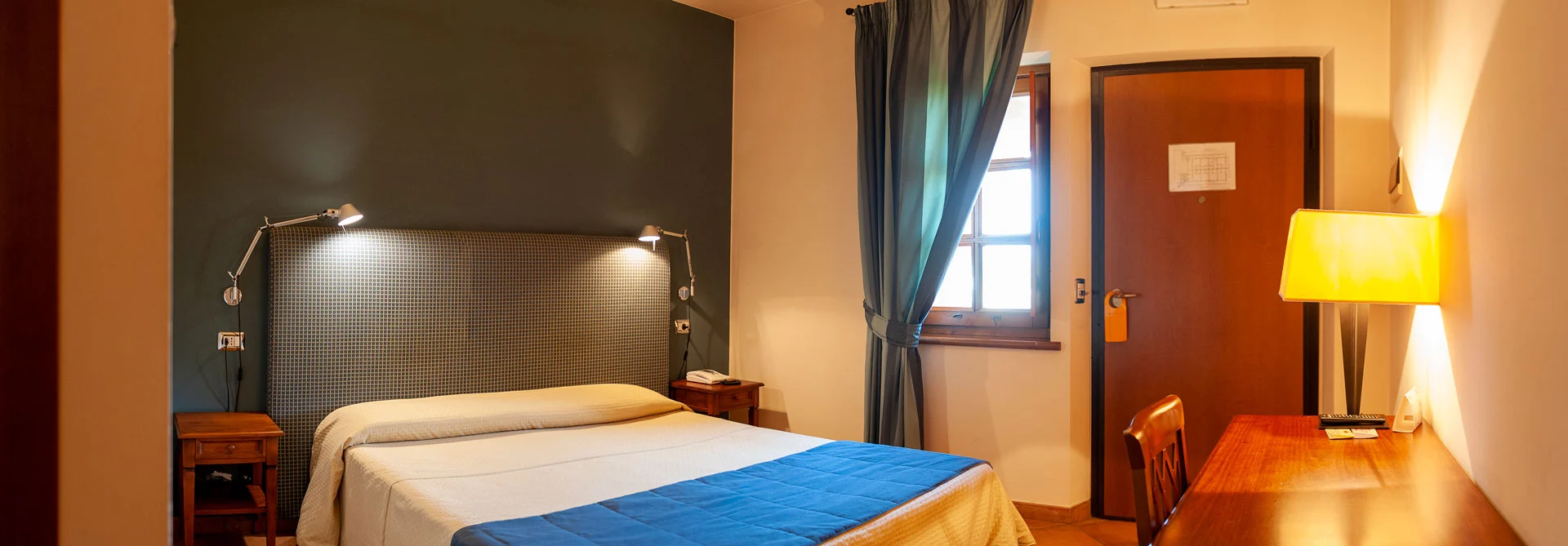 La Fattoria Spoleto: stanza di albergo - Ristorante - Pizzeria - Albergo