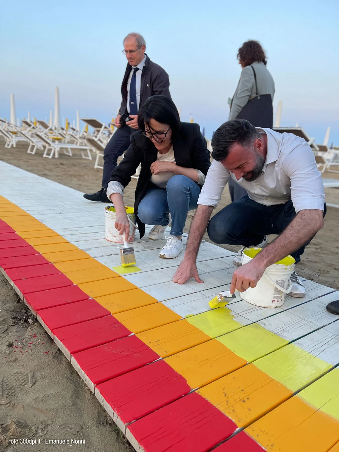 verniciatura passerella arcobaleno la community 27 alessandro zan foto 300dpi studio emanuele nonni 2023