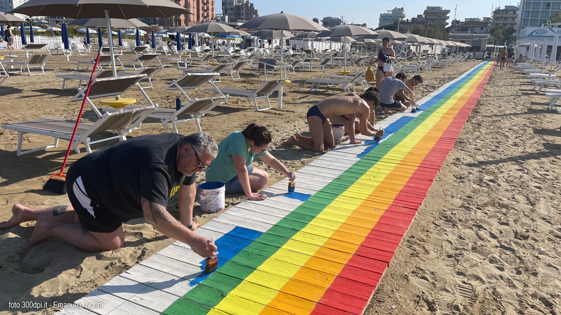 verniciatura passerella arcobaleno la community 27 foto 300dpi studio emanuele nonni 2023